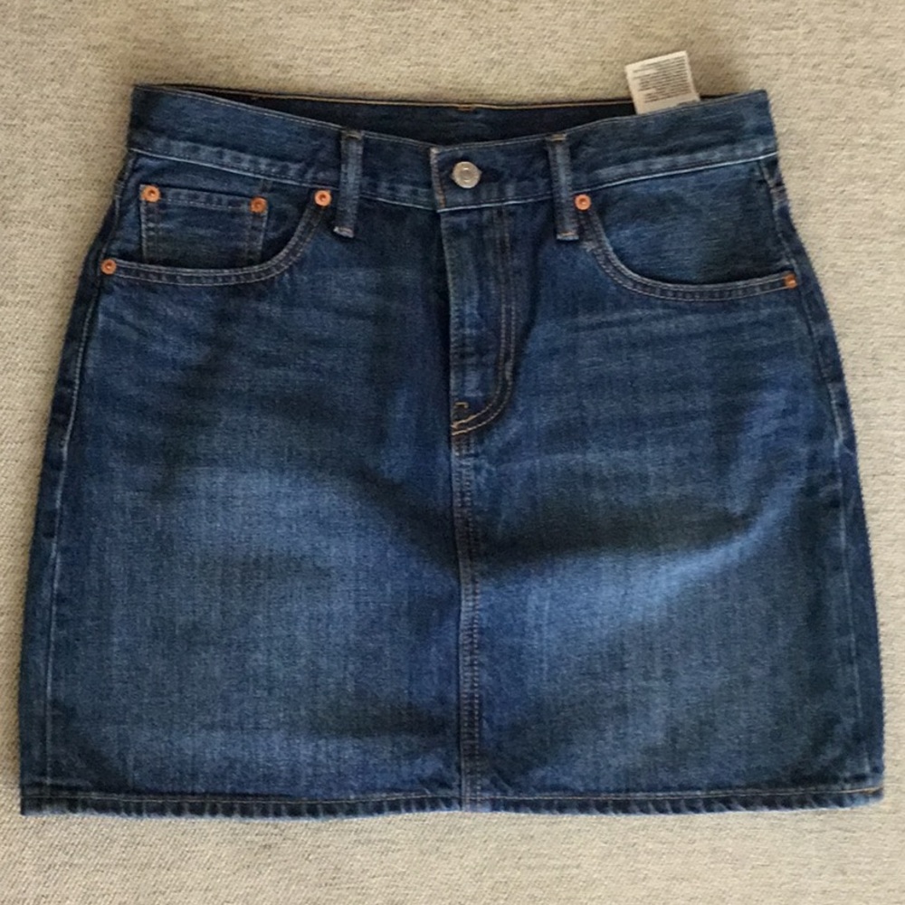 Levi’s Denim mini skirt